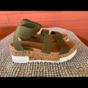 Steve Madden platform navy green shoes